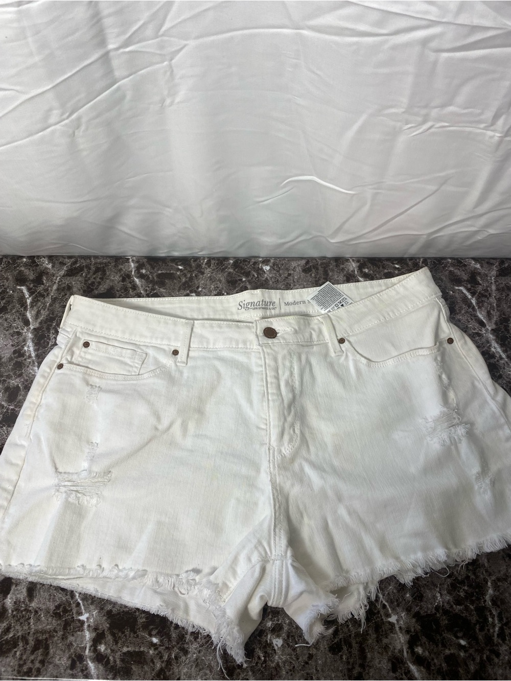 Levi's White High-Rise Women's Jeans